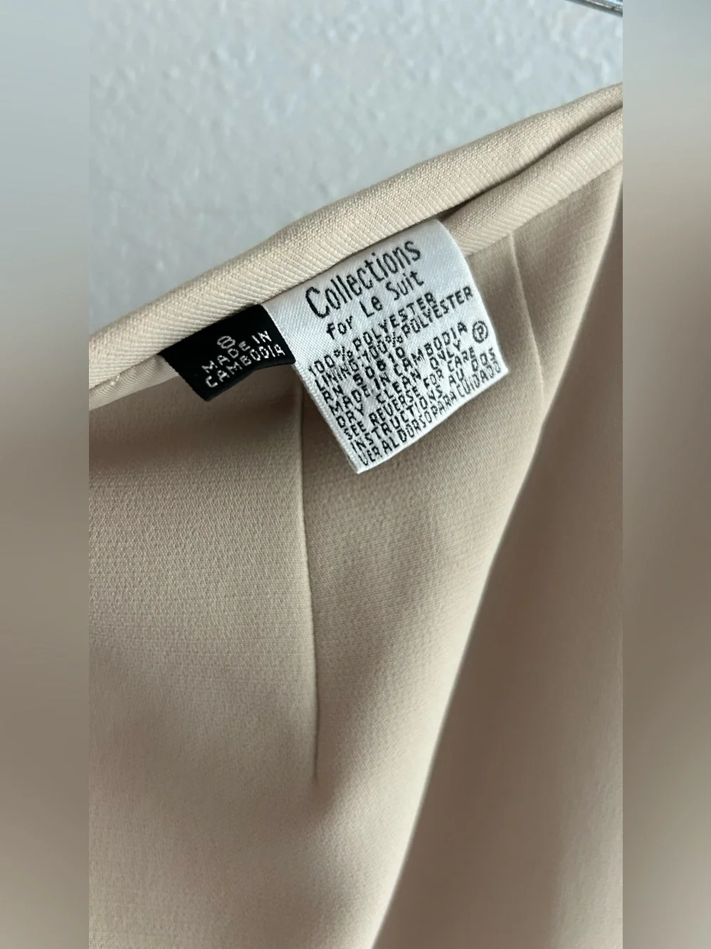 Le Suit Beige Double-Breasted Skirt Suit